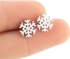 Snowflake Christmas Stud Earrings - Silver - Kim Hawthorne BlingFling